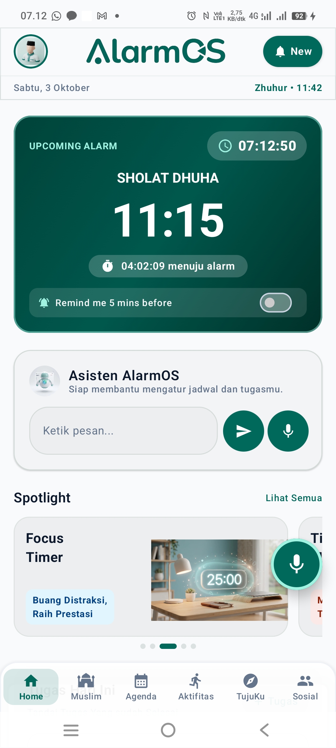 Bagian atas Home AlarmOS dengan alarm, asisten, dan Focus Timer